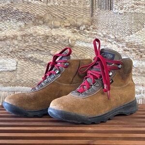 Vasque Boots Gortex Hiking Boots with Red Laces